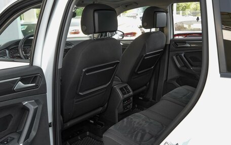 Volkswagen Tiguan II, 2018 год, 2 590 000 рублей, 11 фотография