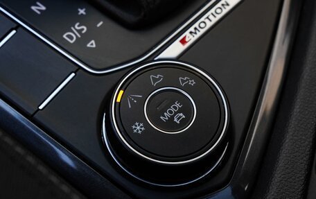 Volkswagen Tiguan II, 2018 год, 2 590 000 рублей, 17 фотография