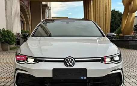 Volkswagen Golf VIII, 2022 год, 1 880 000 рублей, 2 фотография