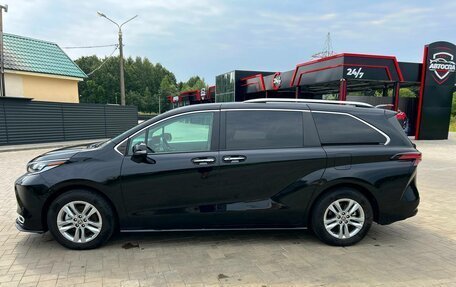 Toyota Sienna, 2021 год, 3 400 000 рублей, 2 фотография