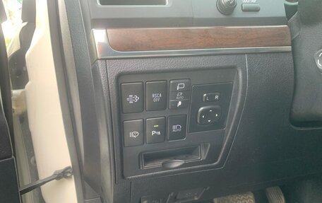 Toyota Land Cruiser 200, 2020 год, 7 900 000 рублей, 15 фотография