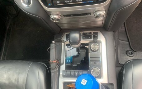 Toyota Land Cruiser 200, 2020 год, 7 900 000 рублей, 20 фотография