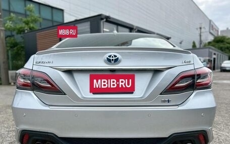 Toyota Crown, 2022 год, 2 880 000 рублей, 4 фотография