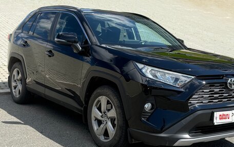 Toyota RAV4, 2021 год, 3 499 000 рублей, 2 фотография