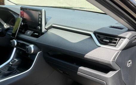 Toyota RAV4, 2021 год, 3 499 000 рублей, 14 фотография
