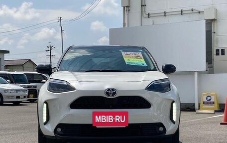 Toyota Yaris Cross, 2022 год, 1 500 000 рублей, 2 фотография