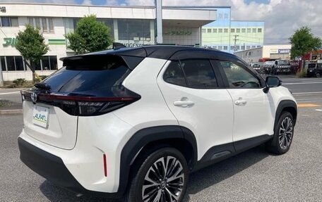 Toyota Yaris Cross, 2022 год, 1 500 000 рублей, 5 фотография
