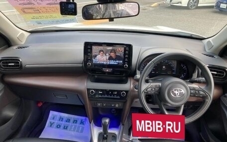 Toyota Yaris Cross, 2022 год, 1 500 000 рублей, 7 фотография