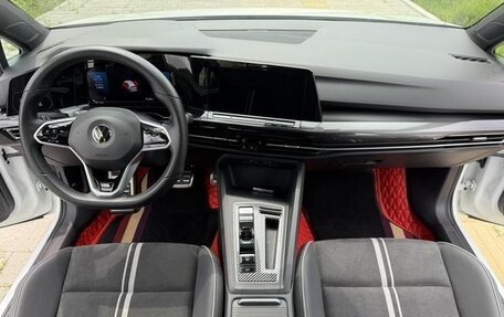 Volkswagen Golf VIII, 2022 год, 1 600 000 рублей, 9 фотография