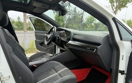 Volkswagen Golf VIII, 2022 год, 1 600 000 рублей, 12 фотография