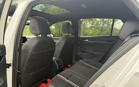 Volkswagen Golf VIII, 2022 год, 1 600 000 рублей, 13 фотография