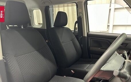 Toyota Roomy I, 2018 год, 843 000 рублей, 24 фотография