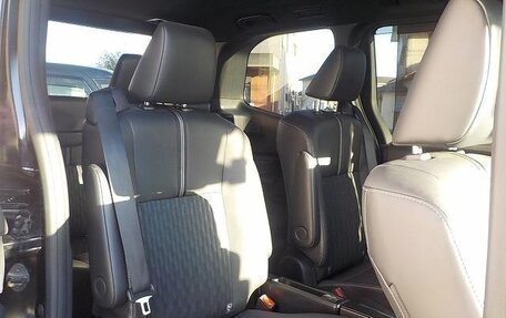 Toyota Noah, 2022 год, 2 140 000 рублей, 13 фотография