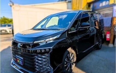 Toyota Voxy, 2022 год, 2 100 000 рублей, 3 фотография