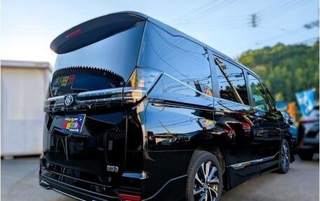 Toyota Voxy, 2022 год, 2 100 000 рублей, 6 фотография