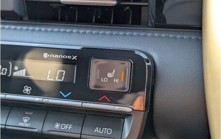 Toyota Voxy, 2022 год, 2 100 000 рублей, 19 фотография