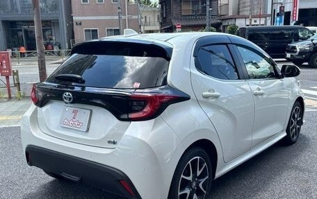 Toyota Yaris XP150 рестайлинг, 2022 год, 940 000 рублей, 6 фотография