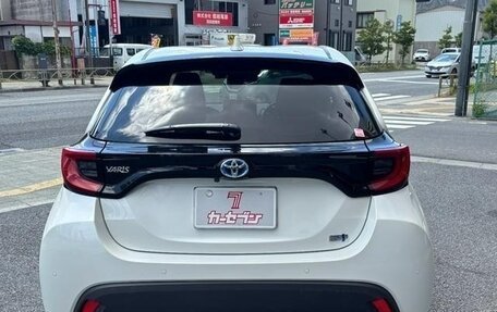 Toyota Yaris XP150 рестайлинг, 2022 год, 940 000 рублей, 7 фотография