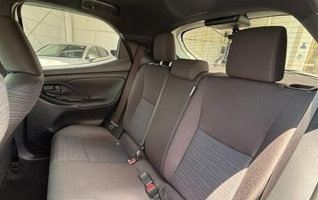 Toyota Yaris XP150 рестайлинг, 2022 год, 940 000 рублей, 12 фотография