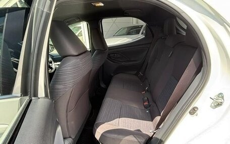 Toyota Yaris XP150 рестайлинг, 2022 год, 940 000 рублей, 13 фотография