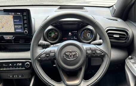 Toyota Yaris XP150 рестайлинг, 2022 год, 940 000 рублей, 27 фотография