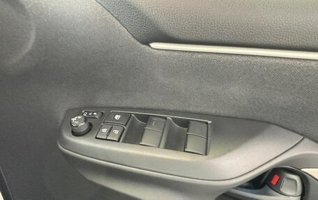 Toyota Yaris XP150 рестайлинг, 2022 год, 940 000 рублей, 37 фотография