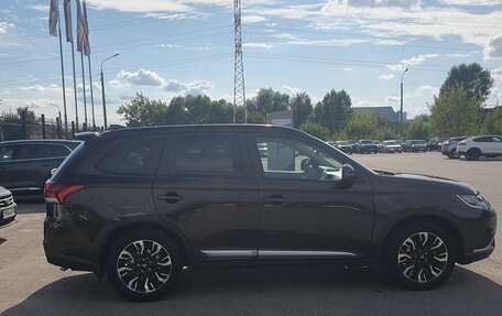 Mitsubishi Outlander III рестайлинг 3, 2021 год, 2 500 000 рублей, 5 фотография