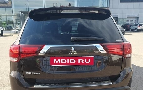 Mitsubishi Outlander III рестайлинг 3, 2021 год, 2 500 000 рублей, 6 фотография