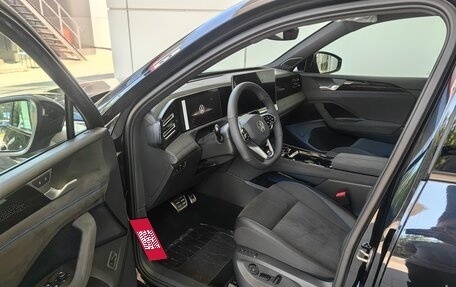 Volkswagen Tiguan, 2025 год, 4 950 000 рублей, 10 фотография