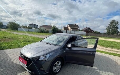 Hyundai Solaris II рестайлинг, 2021 год, 1 720 000 рублей, 1 фотография