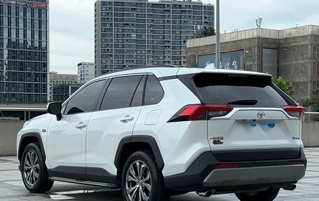 Toyota RAV4, 2022 год, 2 678 000 рублей, 6 фотография