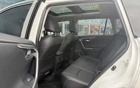 Toyota RAV4, 2022 год, 2 678 000 рублей, 9 фотография
