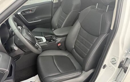 Toyota RAV4, 2022 год, 2 678 000 рублей, 11 фотография