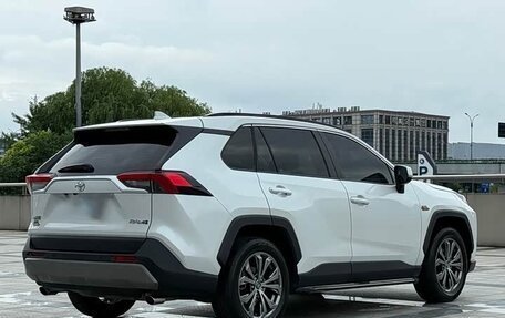 Toyota RAV4, 2022 год, 2 678 000 рублей, 7 фотография