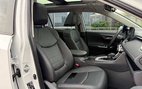 Toyota RAV4, 2022 год, 2 678 000 рублей, 4 фотография