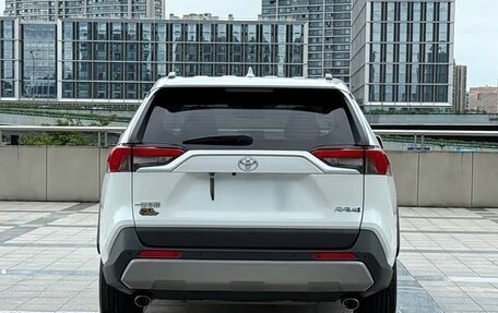 Toyota RAV4, 2022 год, 2 678 000 рублей, 5 фотография