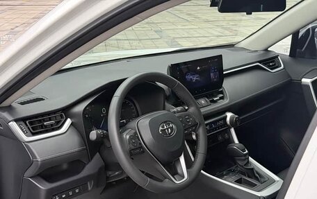 Toyota RAV4, 2022 год, 2 678 000 рублей, 15 фотография