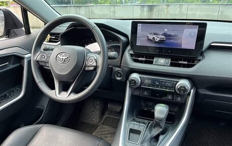 Toyota RAV4, 2022 год, 2 970 000 рублей, 12 фотография