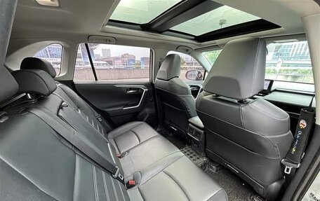 Toyota RAV4, 2022 год, 2 970 000 рублей, 13 фотография