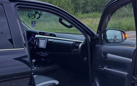 Toyota Hilux VIII, 2017 год, 2 800 000 рублей, 14 фотография