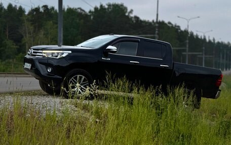 Toyota Hilux VIII, 2017 год, 2 800 000 рублей, 3 фотография