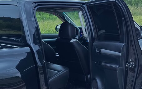 Toyota Hilux VIII, 2017 год, 2 800 000 рублей, 13 фотография