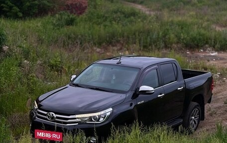 Toyota Hilux VIII, 2017 год, 2 800 000 рублей, 2 фотография