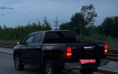 Toyota Hilux VIII, 2017 год, 2 800 000 рублей, 9 фотография