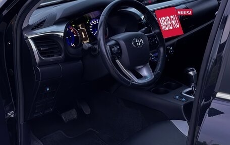 Toyota Hilux VIII, 2017 год, 2 800 000 рублей, 16 фотография