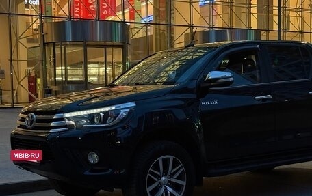 Toyota Hilux VIII, 2017 год, 2 800 000 рублей, 5 фотография