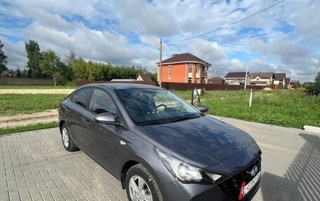 Hyundai Solaris II рестайлинг, 2021 год, 1 720 000 рублей, 3 фотография