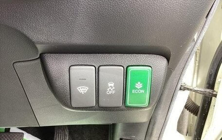 Honda Fit Shuttle I рестайлинг, 2012 год, 905 000 рублей, 13 фотография
