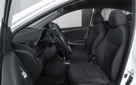 Hyundai Solaris II рестайлинг, 2013 год, 925 000 рублей, 10 фотография