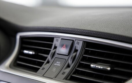 Nissan Tiida, 2015 год, 948 000 рублей, 23 фотография